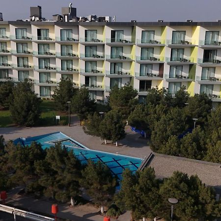 Homebridge Hotel Apartments Baku Bagian luar foto