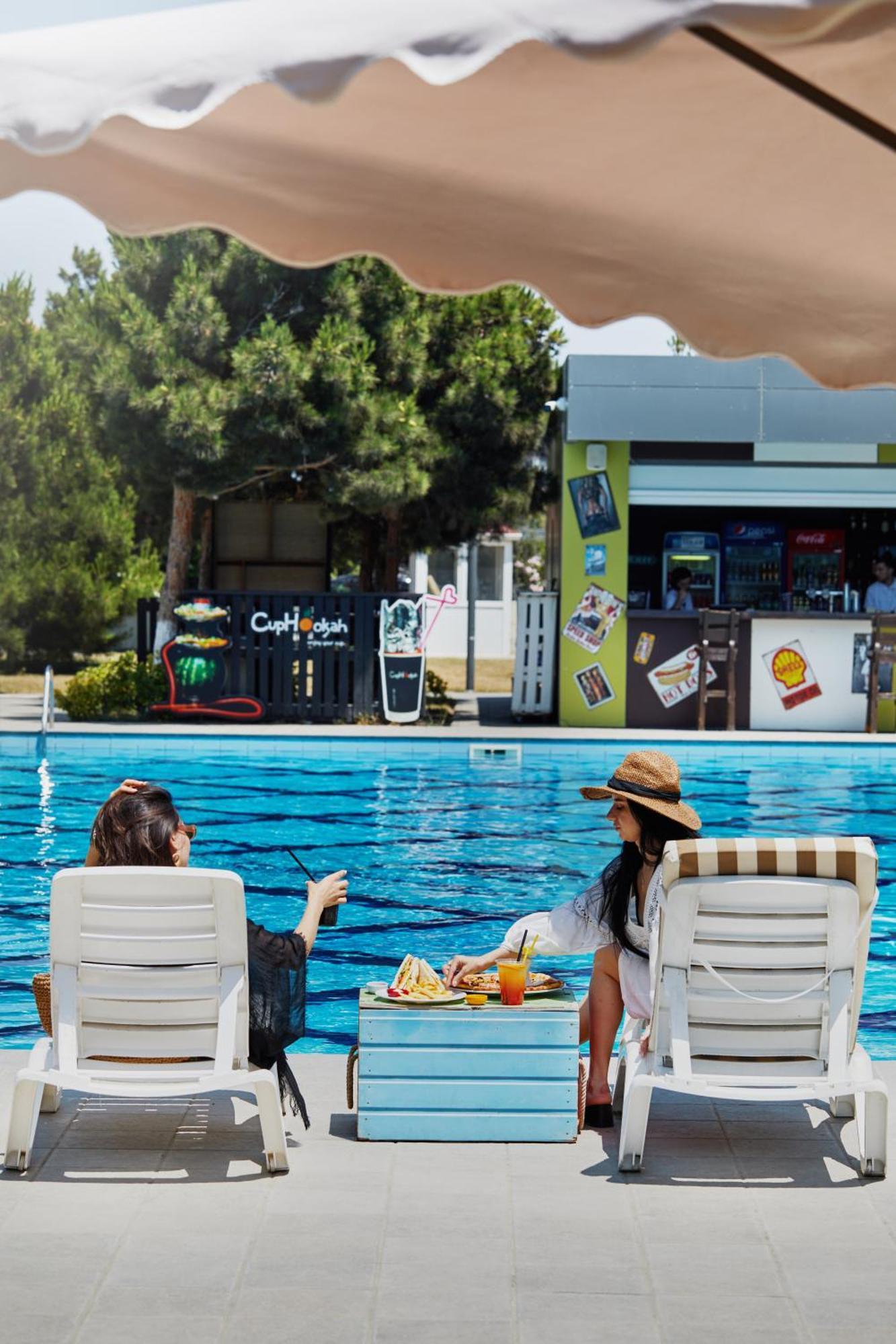 Homebridge Hotel Apartments Baku Bagian luar foto