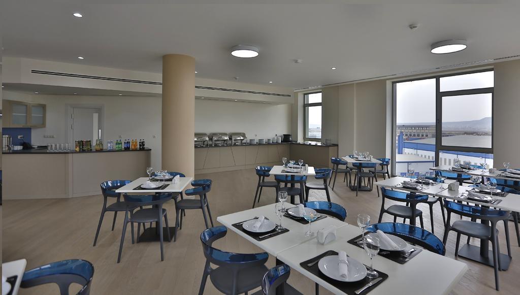 Homebridge Hotel Apartments Baku Bagian luar foto