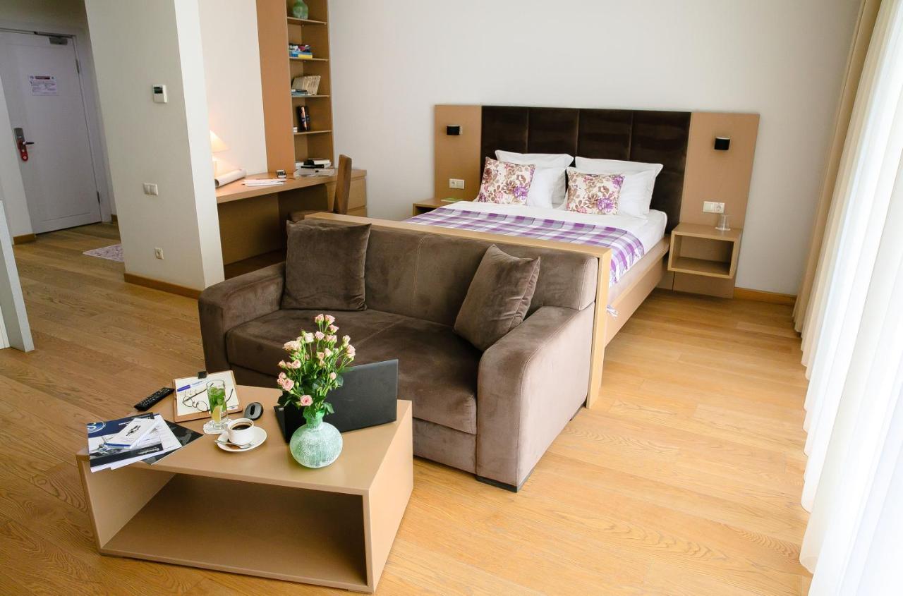 Homebridge Hotel Apartments Baku Bagian luar foto