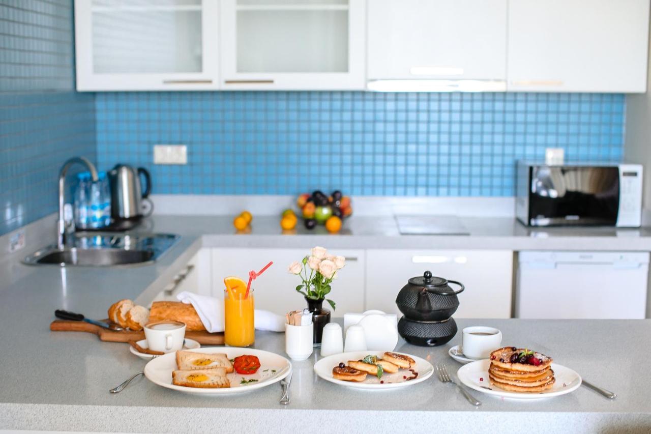 Homebridge Hotel Apartments Baku Bagian luar foto