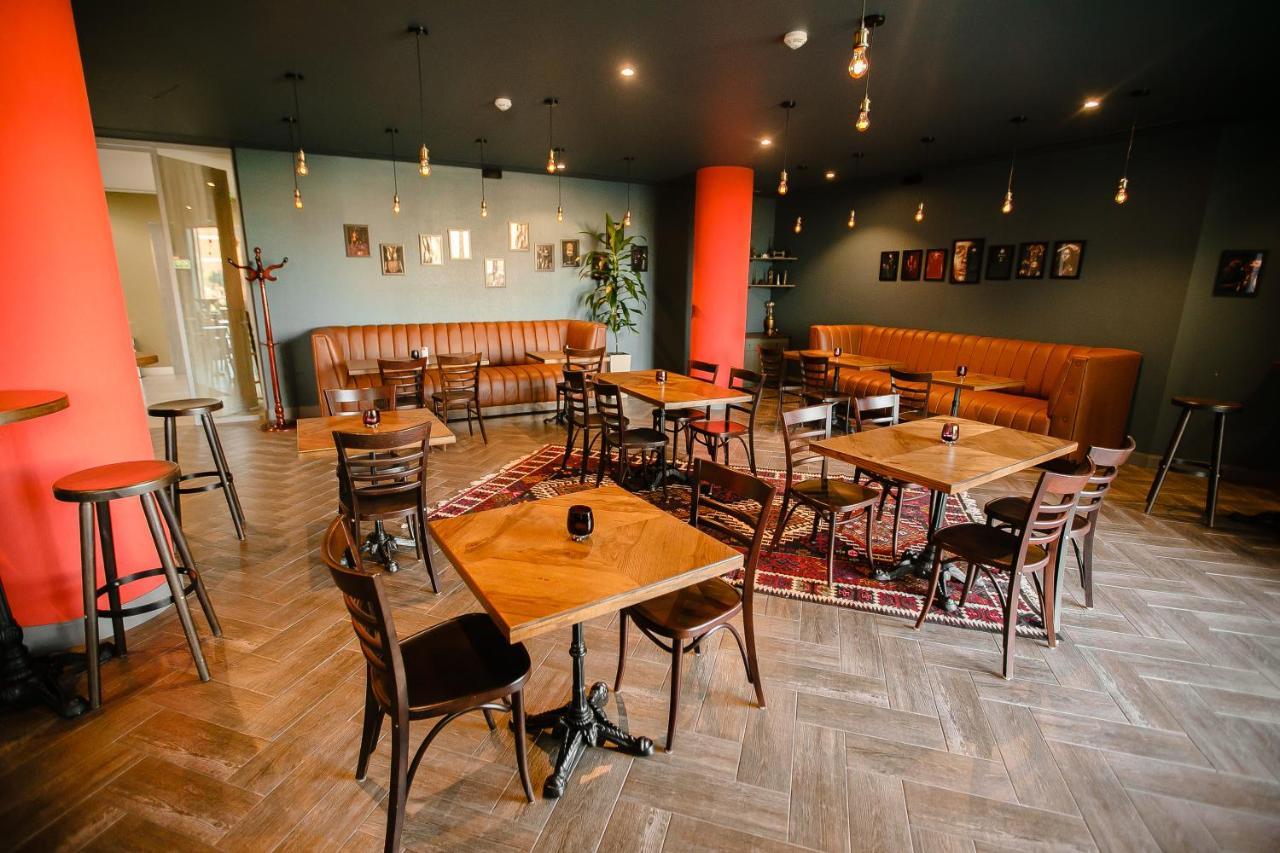 Homebridge Hotel Apartments Baku Bagian luar foto