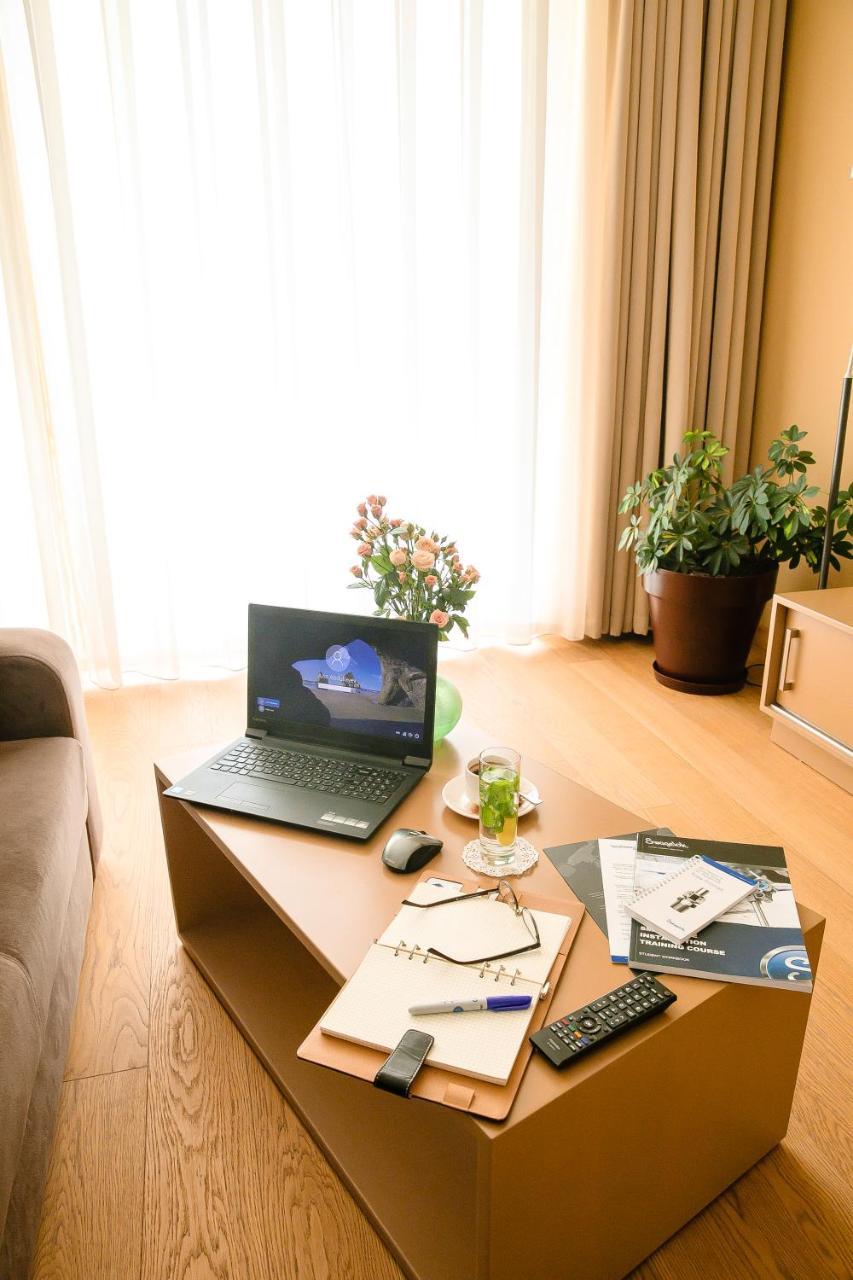 Homebridge Hotel Apartments Baku Bagian luar foto