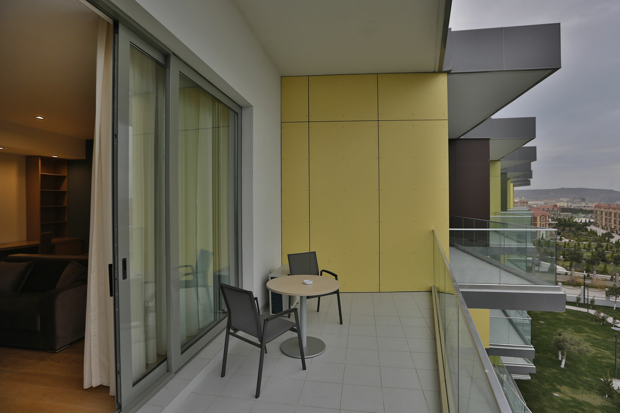 Homebridge Hotel Apartments Baku Bagian luar foto